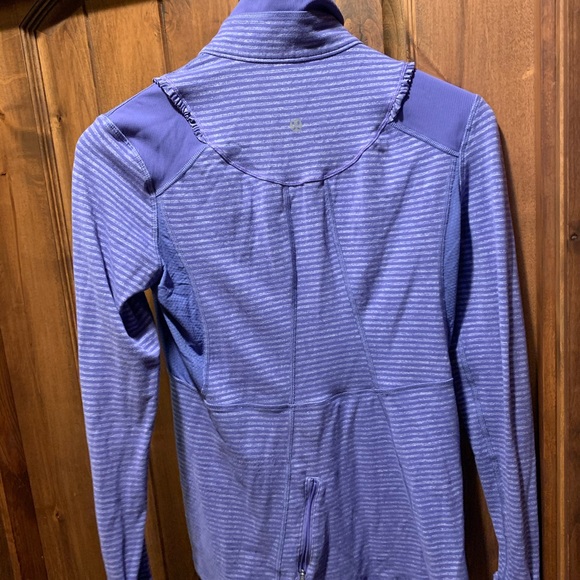 Lululemon pullover - Picture 2 of 4